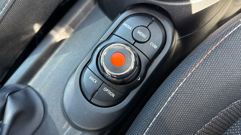 MINI Hatchback 1.5 Cooper Classic 3dr Petrol Hatchback